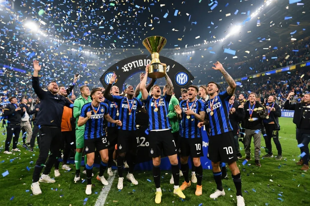 蓝黑交响：国米意甲加冕，剑指欧冠新篇章